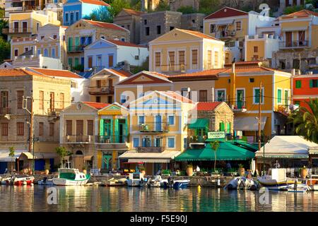 Symi Harbour, Symi, Dodecaneso, isole greche, Grecia, Europa Foto Stock