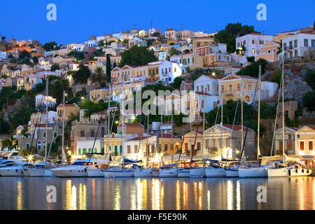 Symi Harbour, Symi, Dodecaneso, isole greche, Grecia, Europa Foto Stock