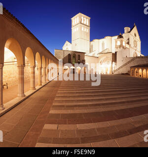 Basilica di San Francesco, Sito Patrimonio Mondiale dell'UNESCO, Assisi, comprensorio di Perugia, Umbria, Italia, Europa Foto Stock