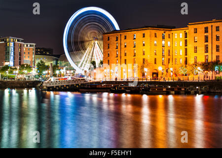 Skyline di Liverpool a Night, Inghilterra, Regno Unito Foto Stock