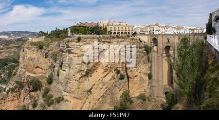 Puente Nuevo e la città vecchia a Ronda, Andalusia, Spagna Foto Stock