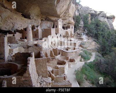 Cliff Palace abitazioni costruite da Pueblo ancestrali Nativi Americani parte del Parco Nazionale di Mesa Verde nel sudovest del Colorado. Foto Stock