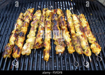 Pollo satay su barbecue Foto Stock