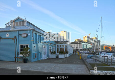 Ristoranti intorno a Queen's Wharf, Wellington, Isola del nord, Nuova Zelanda Foto Stock