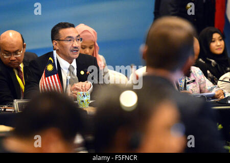 Subang, Malaysia. 4 Novembre, 2015. Malaysian Ministro della difesa Hishammuddin Hussein ospita l'ASEAN dei ministri della difesa più riunioni, che raccoglie i capi di difesa dei dieci paesi ASEAN e i suoi partner del dialogo, tra cui la Cina e gli Stati Uniti, la Russia e il Giappone, in Subang, Malaysia, nov. 4, 2015. Credito: Chong Voon Chung/Xinhua/Alamy Live News Foto Stock