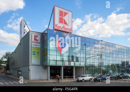 Praga Repubblica Ceca, Kaufland store nel Voctacova Foto Stock