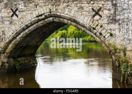 Aylesford ponte sopra il fiume Medway Foto Stock