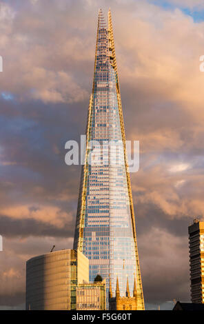 La Shard Sunset City of London Southwark England Regno Unito GB EU Europe Foto Stock