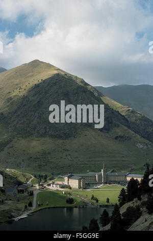 Vista di Nuria santuario, la Catalogna. Foto Stock