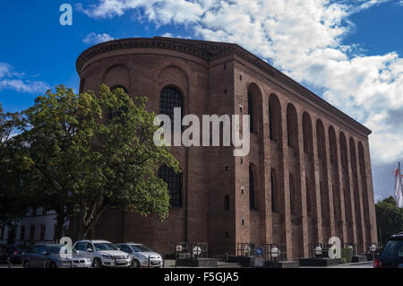 La Basilica di Costantino, trono imperiale camera o sala dell'udienza, 305-311 annuncio, Trier, Renania-Palatinato, Germania Foto Stock