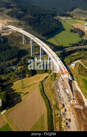 Nuttlar viadotto, acciaio costruzione composita ponte, ponte autostradale A46, espansione ed estensione di una46 tra Meschede e Foto Stock