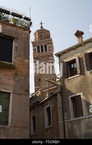 Venezia, Italia, la torre della chiesa di Santo Stefano Foto Stock