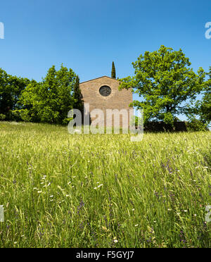 Il cimitero militare tedesco di Costermano si trova in una zona collinare sulla riva orientale del Lago di Garda nel comune di Foto Stock