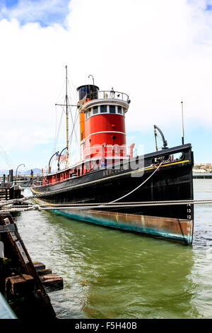 Il 1907 Hercules rimorchiatore conservati presso la San Francisco Maritime National Historical Park di San Francisco, California Foto Stock