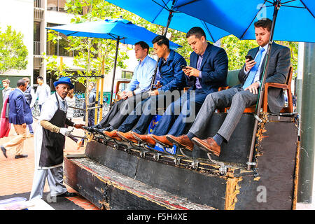 Il servizio di pulizia scarpe stand per la strada di San Francisco CA Foto Stock