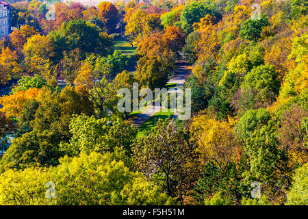 Autunno vista dal ponte Nuselsky, Praga, Repubblica Ceca Foto Stock