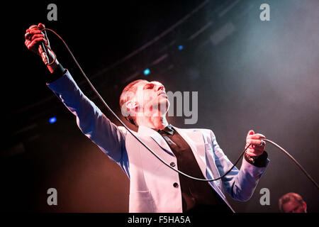 Milano, Italia. 04 Nov, 2015. Il alternativa inglese il cantante Rock, Dave Gahan, compie durante il suo concerto dal vivo con il electronica Duo Produzione Soulsavers a Fabrique. © Roberto Finizio/Pacific Press/Alamy Live News Foto Stock