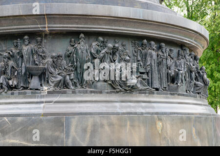 Monumento millenium di Russia" (1862). Close-up. Velikiy Novgorod Foto Stock