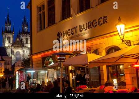 Piazza della Città Vecchia di Praga notte Repubblica Ceca Foto Stock