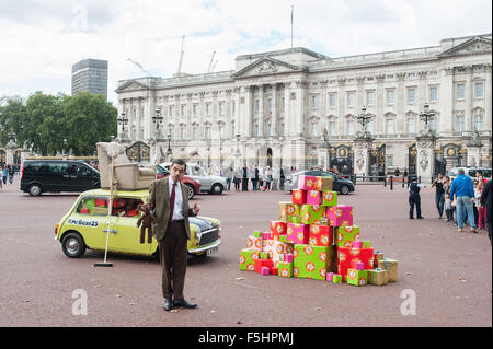 La British commedia icona, il sig. Bean è celebra 25 anni di successo in e voce a Buckingham Palace. Dotato di: sorba Atkinson dove: Londra, Regno Unito quando: 04 Set 2015 Foto Stock