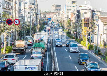 Il traffico pesante al cerchio 7 linea,Setagaya-Ku,Tokyo Giappone Foto Stock