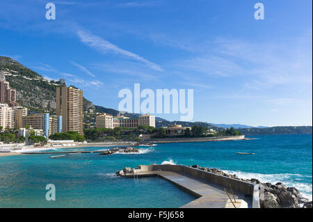 Vista dalla passeggiata al Larvotto, Monte Carlo, Monaco Foto Stock