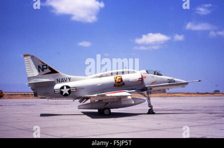 Immagine dalla collezione Rene Francillon Slide, raffigurante importanti eventi storici dell'aviazione. Foto Stock