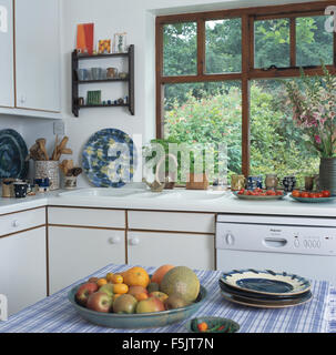 tende cucina per finestra sopra lavello - Cerca con Google  Kitchen window  treatments, Kitchen window, Kitchen window treatment ideas