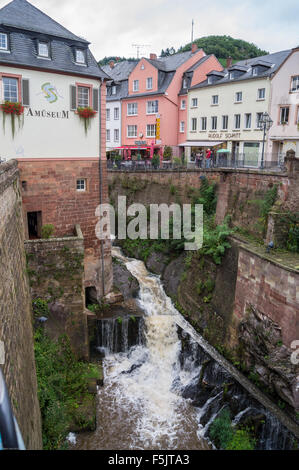 Leukbach cascata, wasserfall, Altstadt, città vecchia, Saarburg, Renania-Palatinato, Germania Foto Stock