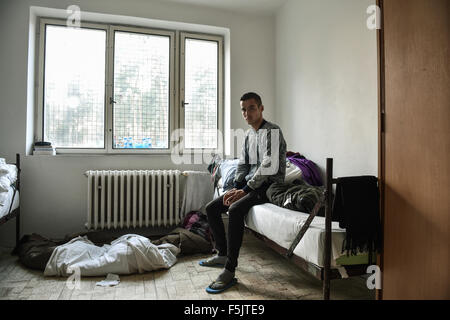 Di detenzione per rifugiati facility Bela-Jezova in Bela pod Bezdezem, Repubblica Ceca, 5 novembre 2015. (CTK foto/Radek Petrasek) Foto Stock