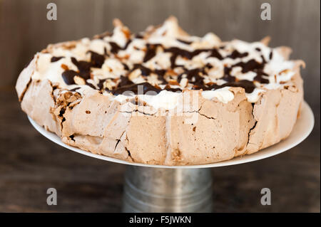 Pavlova al cioccolato Foto Stock