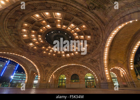 CARRIAGE TURNAROUND ROTUNDA UNION STATION BUILDING (©D H BURNHAM & CO 1904) CENTRO DI PITTSBURGH PENNSYLVANIA STATI UNITI Foto Stock