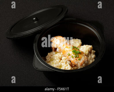 Bella presentazione di cibo. Risotto con la baia di Dublino boreale. Foto Stock