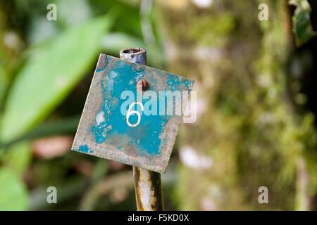 Segno con un sei su di esso Foto Stock