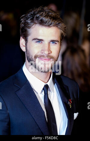 Liam Hemsworth assiste il Regno Unito Premiere della fame giochi: Mockingjay - Parte 2 su 05/11/2015 di Odeon Leicester Square, . Foto di Julie Edwards. Foto Stock