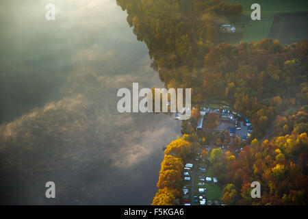 La Ruhr, lago Baldeneysee con Fischlaken e casa Scheppen, motoraduno biker, sale riunioni, autunno umore Atmosfera mattutina, Essen Foto Stock