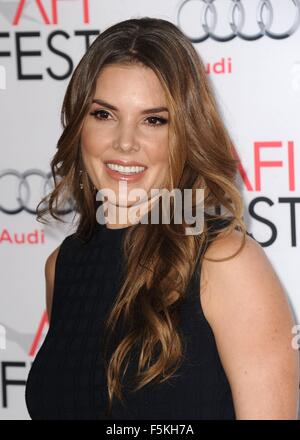 Los Angeles, CA, Stati Uniti d'America. 5 Novembre, 2015. Nikki Moore all'Arrivo dal mare su Premiere AFI Fest apertura notturna Gala, Cinese TCL 6 teatri (in precedenza Grauman's), Los Angeles, CA, 5 novembre 2015. Credito: Dee Cercone/Everett raccolta/Alamy Live News Foto Stock