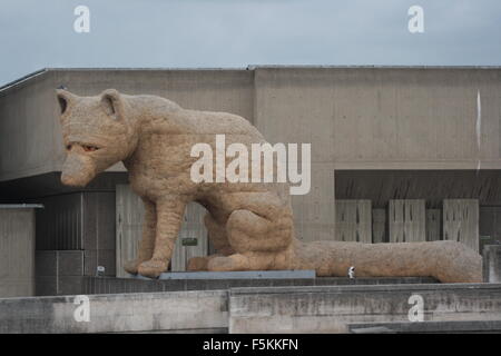 Urban Fox scultura fuori la Hayward Gallery presso il centro di Southbank Foto Stock