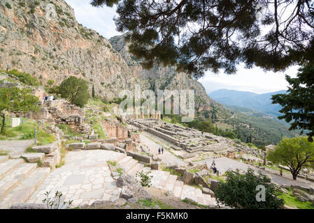 Il sito archeologico di Delfi è stata iscritta sulla lista del Patrimonio Mondiale dell'UNESCO. Il Tempio di Apollo Foto Stock