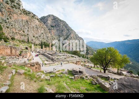 Il sito archeologico di Delfi è stata iscritta sulla lista del Patrimonio Mondiale dell'UNESCO. Il Tempio di Apollo Foto Stock