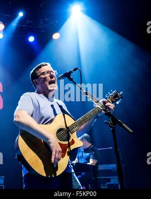 Annunciatori riproduce O2 Shepherds Bush Empire su 05/11/2015 in O2 Shepherds Bush Empire, Londra. Persone nella foto: Charlie Reid. Foto di Julie Edwards. Foto Stock