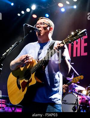 Annunciatori riproduce O2 Shepherds Bush Empire su 05/11/2015 in O2 Shepherds Bush Empire, Londra. Persone nella foto: Charlie Reid. Foto di Julie Edwards. Foto Stock