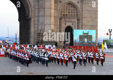 Dogra reggimento giocare in borsa tubi, gateway, Mumbai, Maharashtra, India, Asia Foto Stock