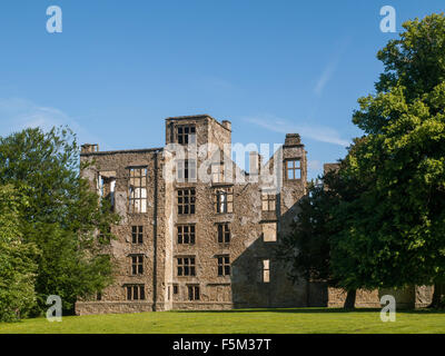 Le rovine della vecchia Hardwick Hall, DERBYSHIRE REGNO UNITO Inghilterra Foto Stock