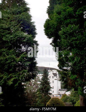 Blair Atholl, Scotland, Regno Unito. 17 Agosto, 2011. Blair Castle, antica sede dei duchi e Earls di Atholl. Il castello gode di uno della Scozia le migliori impostazioni nel cuore delle Highland Perthshire. Con le sue radici nel XIII secolo, il castello di Blair la storia si estende su circa 740 anni. © Ruaridh Stewart/ZUMAPRESS.com/Alamy Live News Foto Stock