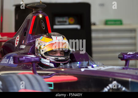 Putrajaya, Malesia - 7 Novembre 2015 : Jean Eric Vergne del team Virgin Racing in profonda concentrazione alla FIA di Formula-e campionato ePrix Putrajaya, Malaysia Credit: Chung Jin Mac/Alamy Live News Foto Stock