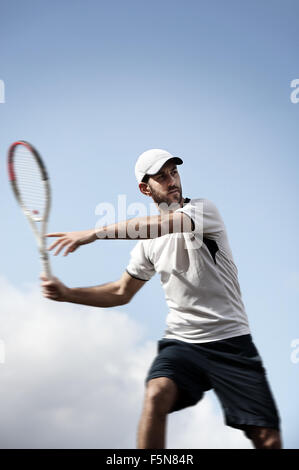 Tennista in azione Foto Stock