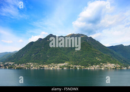 Laglio village, Como lake district paesaggio. Laglio è famoso a causa di George Clooney italiano Villa Oleandra residence Foto Stock