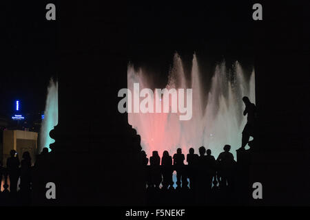 Palazzo del Montjuic. Barcellona Palau Nacional,accesa,illuminata a Montjuic Fontana Magica,Barcellona,Cataluña,Spagna, Foto Stock