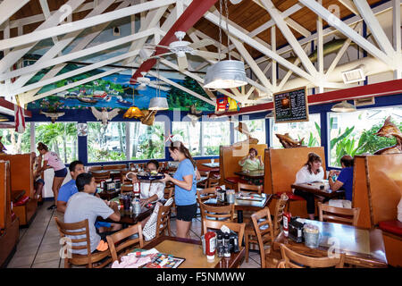 Jensen Beach Florida, New England Fish Market, specialità di pesce, ristorante, ristoranti, ristoranti, ristoranti, ristoranti, ristoranti, ristoranti, caffè, bistrot, interno, adulti woma Foto Stock